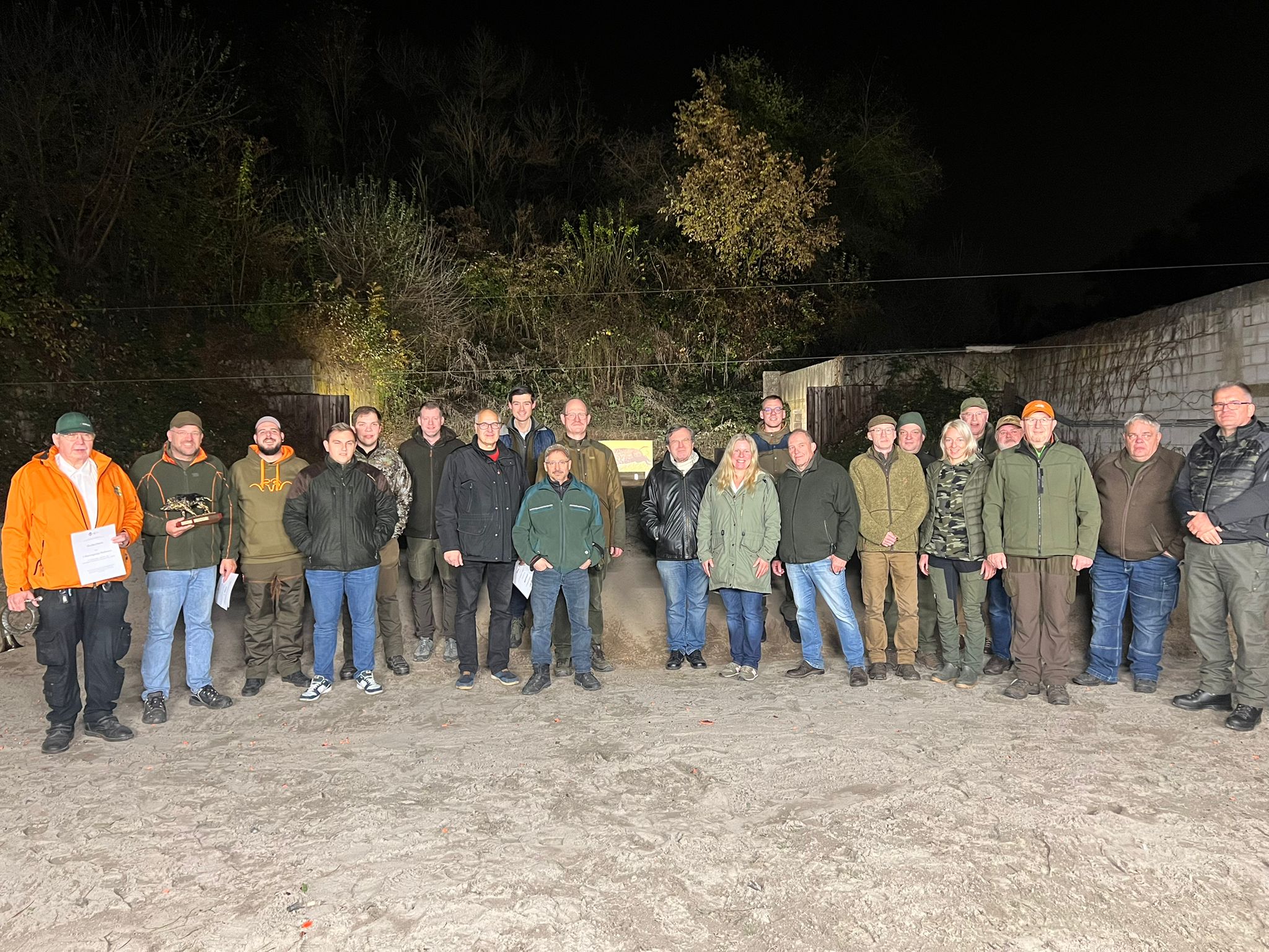 Eröffnung elektronischer laufender Keilerstand